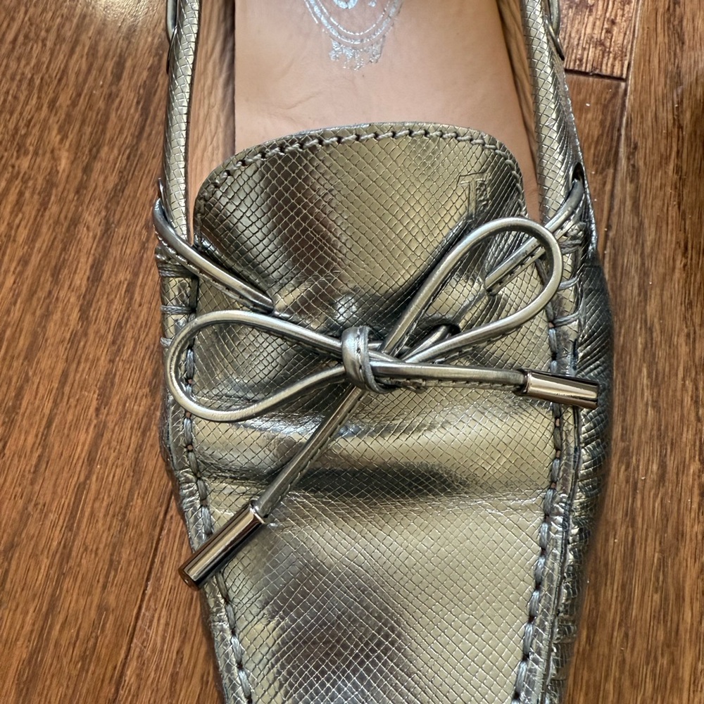 Tods Metallic Loafers with Bow Detail - Picture 3 of 5